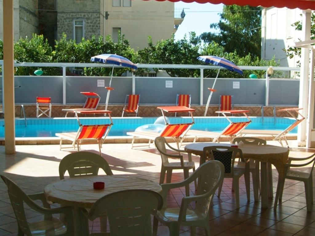Hotel Aurora Scauri  Buitenkant foto