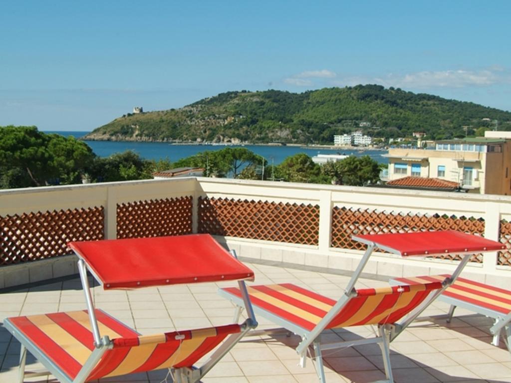Hotel Aurora Scauri  Buitenkant foto