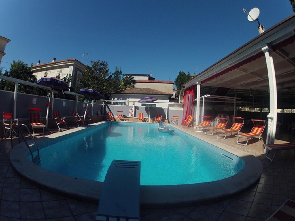 Hotel Aurora Scauri  Buitenkant foto