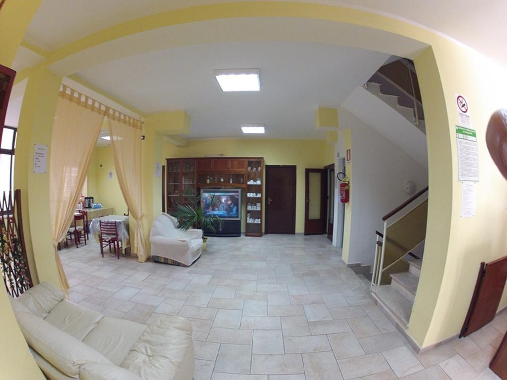Hotel Aurora Scauri  Buitenkant foto