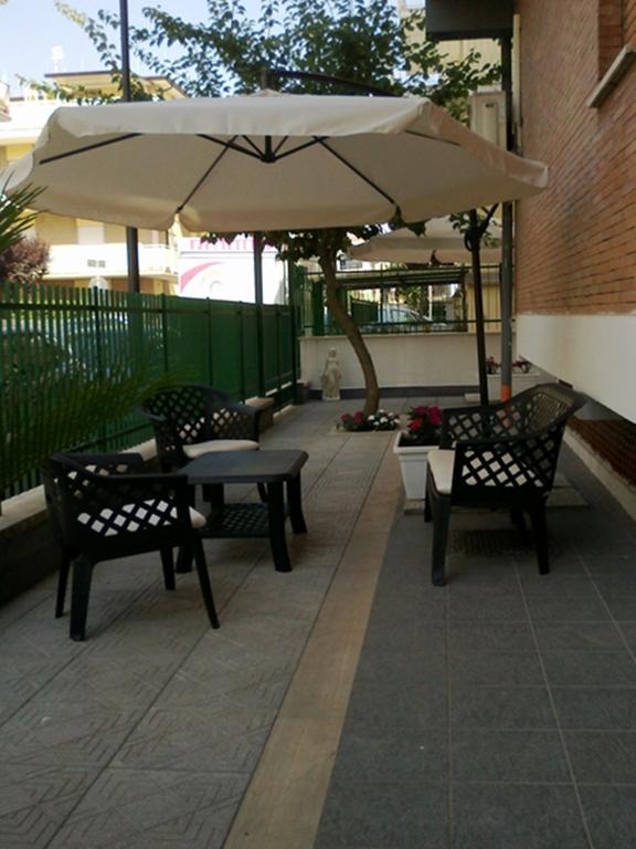 Hotel Aurora Scauri  Buitenkant foto