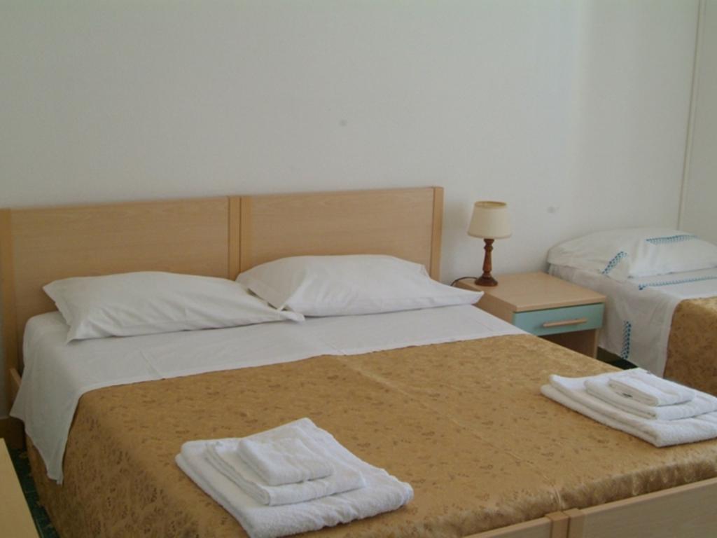 Hotel Aurora Scauri  Buitenkant foto
